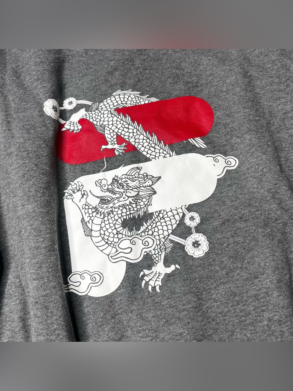 Fila Japanese Dragon Logo Print Crewneck Sweatshirt in Gray Mens Size Large RARE - Picture 2 of 7